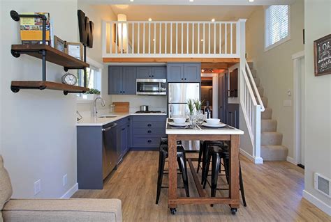 400 Square Feet 400 Square Feet