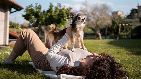 5 Ways Dogs Help Their Owners Overcome Depression And Social Anxiety