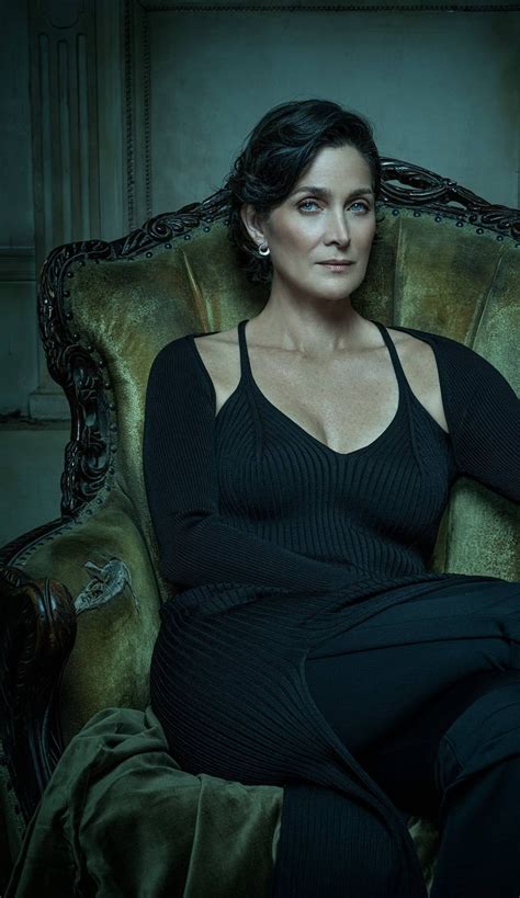 Carrieanne Moss Nude