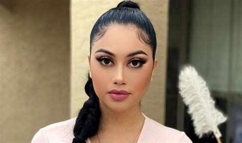 Jailyne Ojeda Exibe Corpo Escultural E Brinca Amp Quot A Rainha Dos Cora Es Jailyne Ojeda Exibe Corpo Escultural E Brinca Amp Quot A Rainha Dos Cora Es