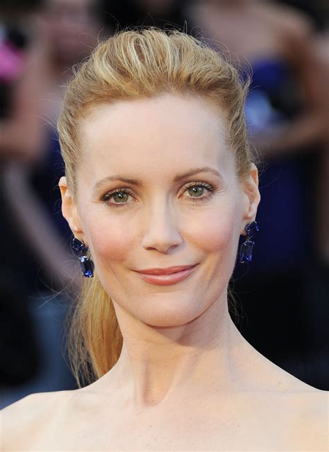 Leslie Mann The Ladies Bring Their Best Looks To The Glamorous Oscars Leslie Mann The Ladies Bring Their Best Looks To The Glamorous Oscars