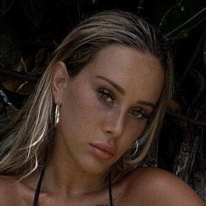 Logan Valerie Nude