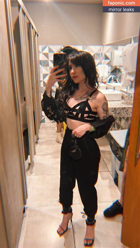 Mariza Rabbit Nude