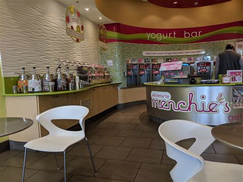 Menchie S Frozen Yogurt Frozen Yogurt Frozen Yoghurt Yogurt Shop
