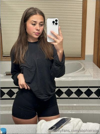 Sophieraiin Nudes Sophieraiin Nudes
