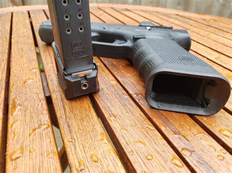 Strike Industries Glock Magazine Extension Primer Peak Strike Industries Glock Magazine Extension Primer Peak
